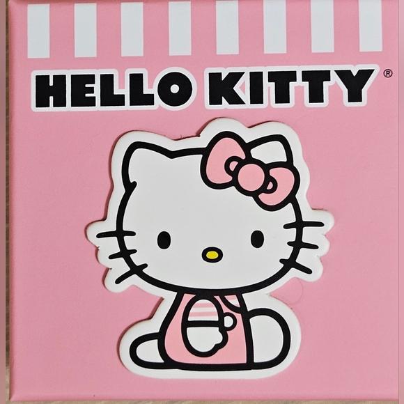 HELLO KITTY SANRIO GOLD FLASH PLATED CRYSTAL RHINESTONES SLIDE BRACELET NIB - Picture 5 of 5